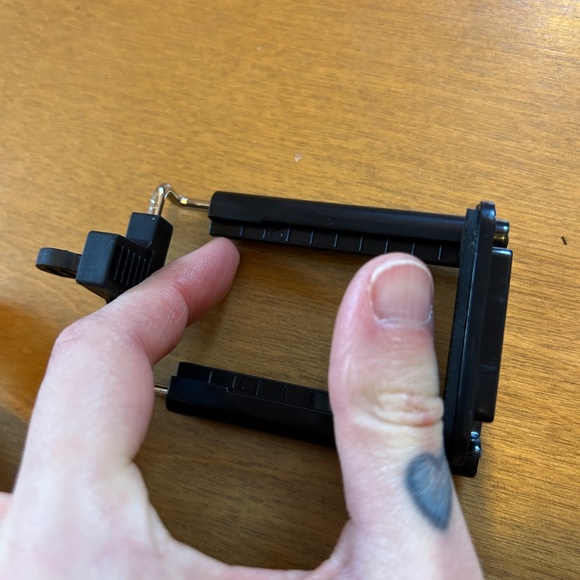 Bendable iPad/Tablet Stand & Phone/Camera/Gopro Tripod/Selfie Stick with Remote - Picture 7 of 10